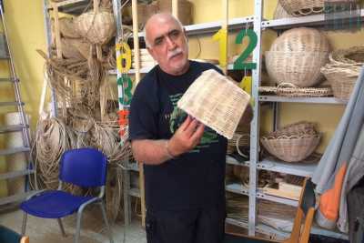 Rutigliano, il laboratorio del "Messeni": l� dove i non vedenti diventano artigiani